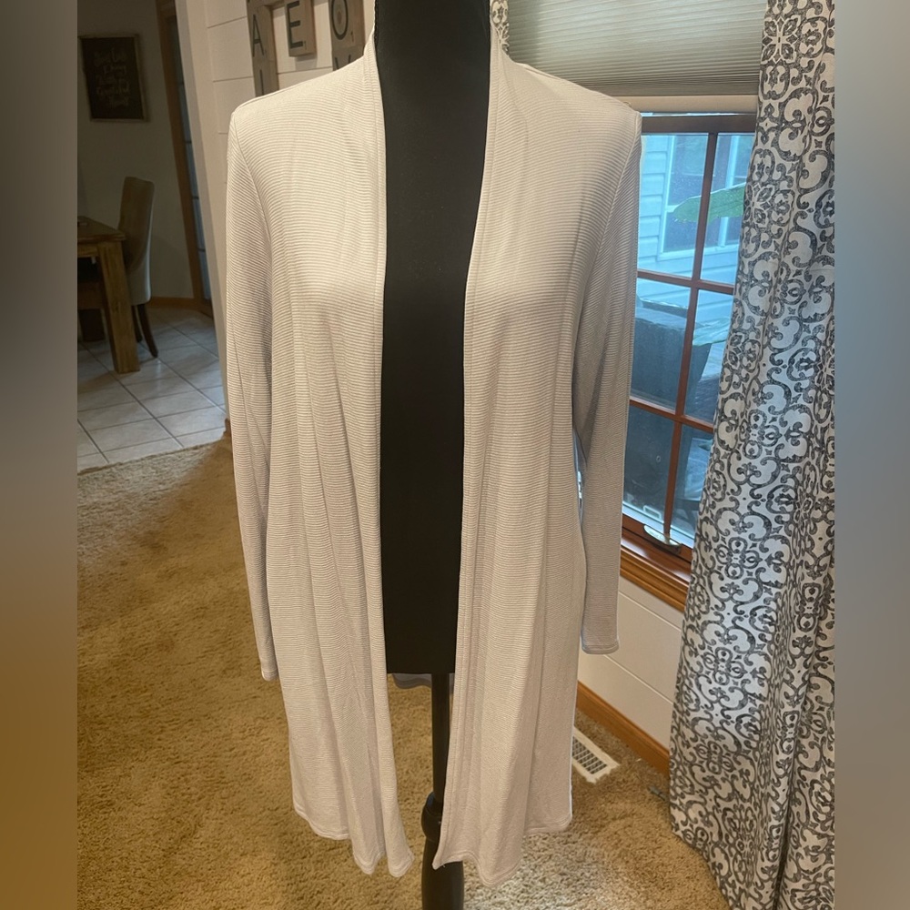 J. Jill long cardigan. Light gray 🩶. Great condition. Womens medium.